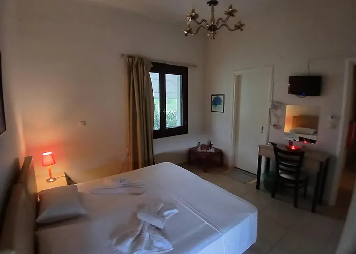 Ancient Tiryns Pensionat 3*