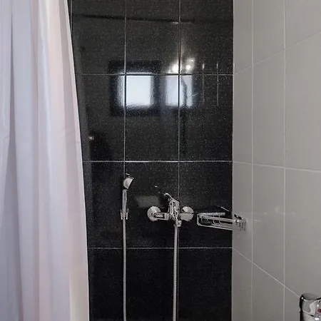 Ancient Tiryns Pensionat 3*